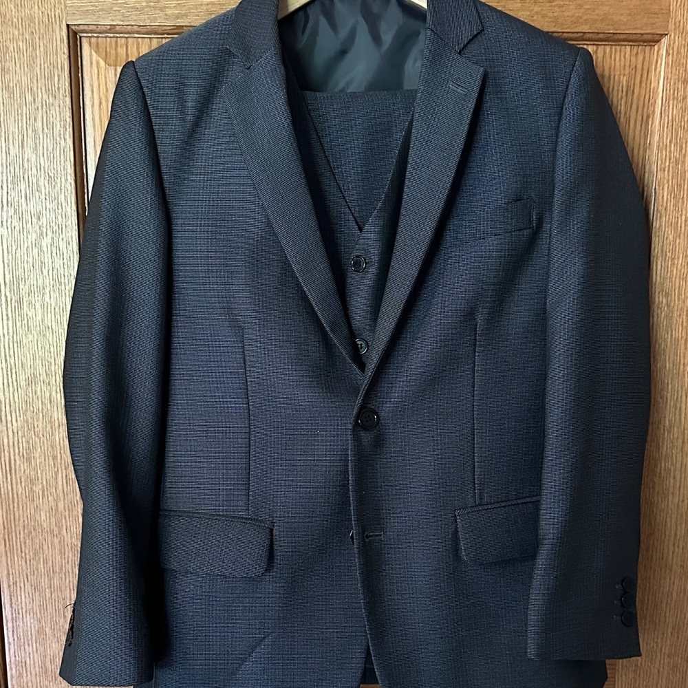 Boy’s Black Patterned 3-pc Suit - Sz 16